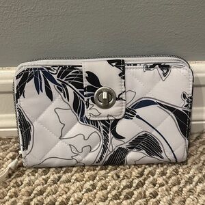 Vera Bradley Stylish Black and White Quilted Women's Wallet